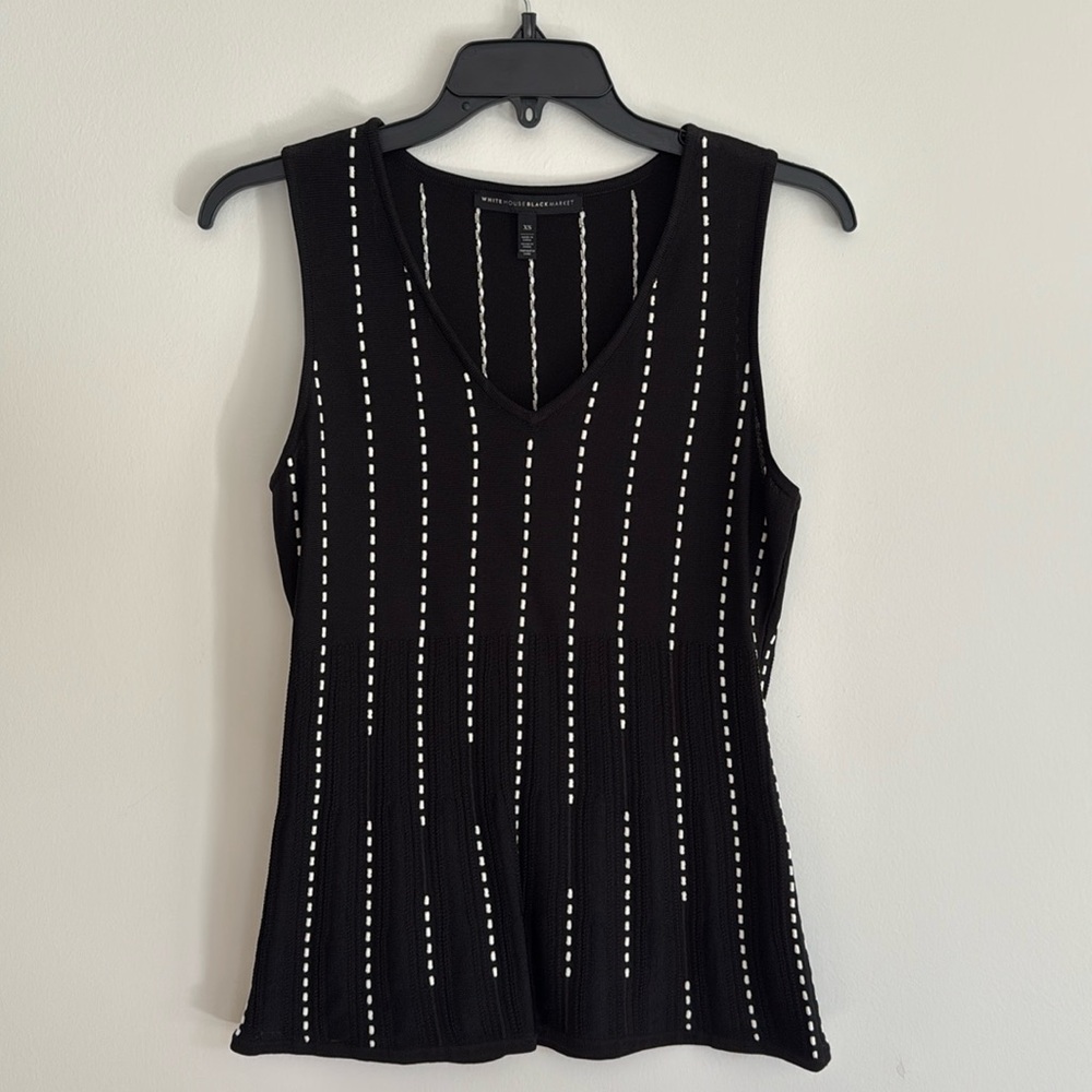 White House black market ribbed black and white striped blouse size XS EUC